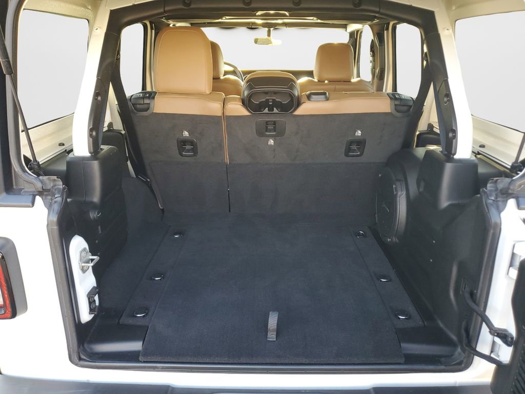 Used 2023 Jeep Wrangler Sahara image 12