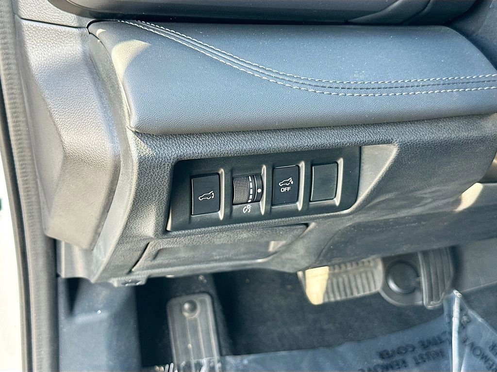 Used 2022 Subaru Outback Limited image 10