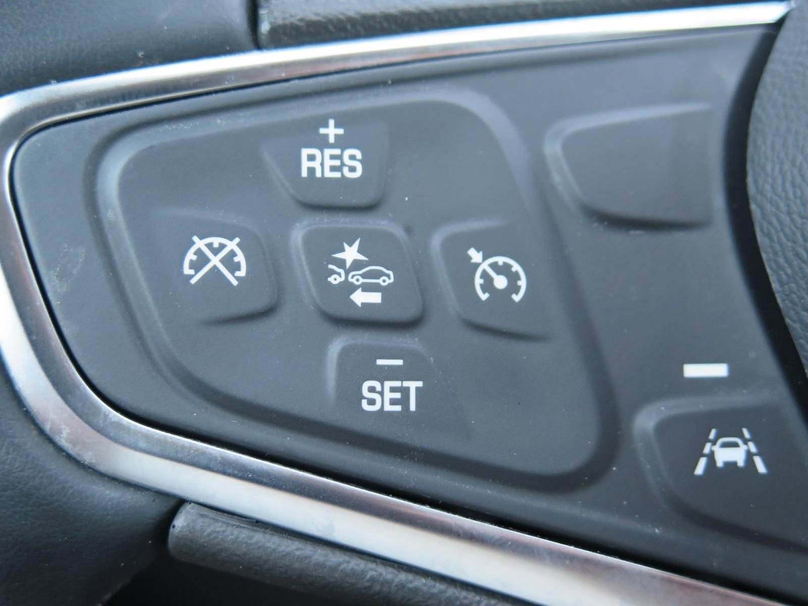 Used 2024 Chevrolet Equinox LT FWD image 14