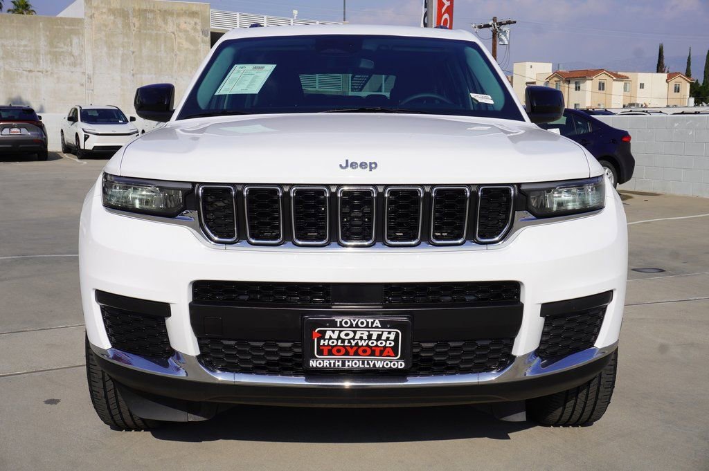 Used 2023 Jeep Grand Cherokee L Laredo image 3