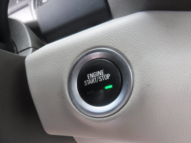 Used 2018 GMC Terrain Denali w/ Comfort Package AWD/4WD image 29