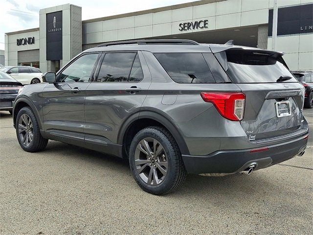 Used 2024 Ford Explorer XLT w/ Equipment Group 202A AWD/4WD image 4