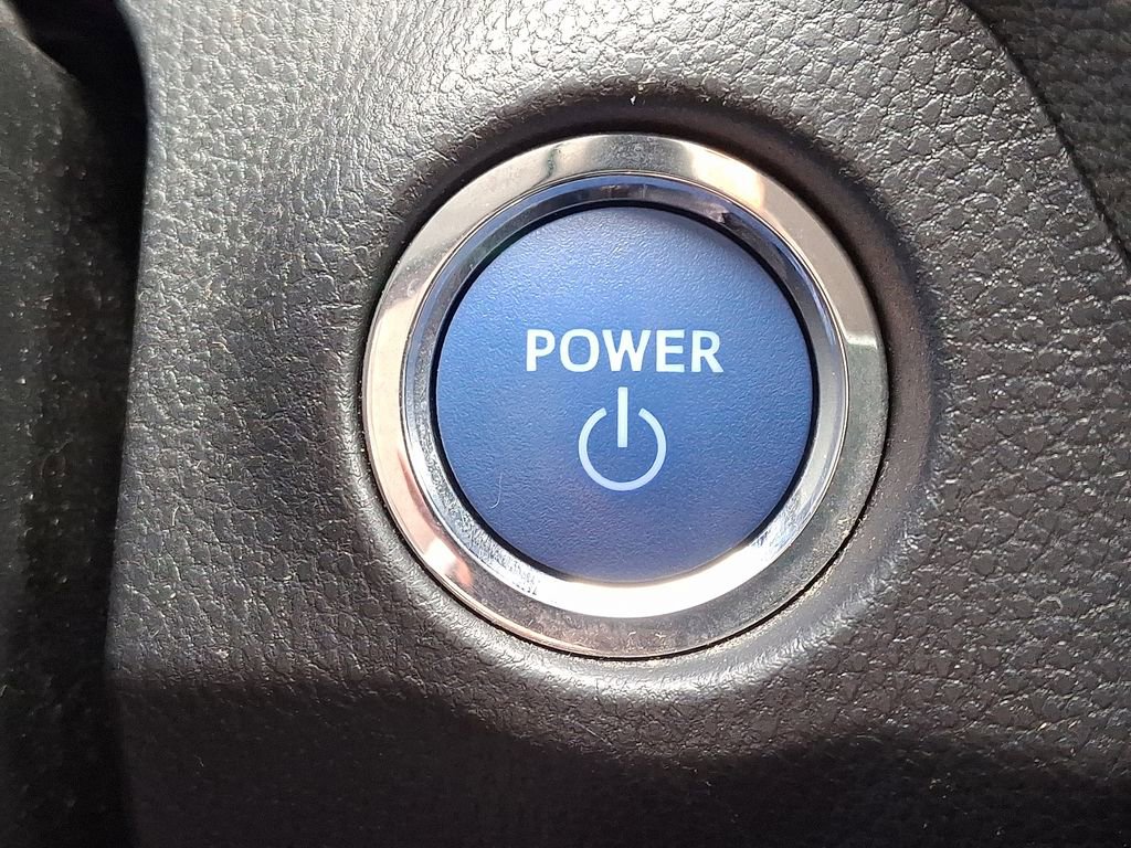 Used 2022 Toyota RAV4 XLE image 23