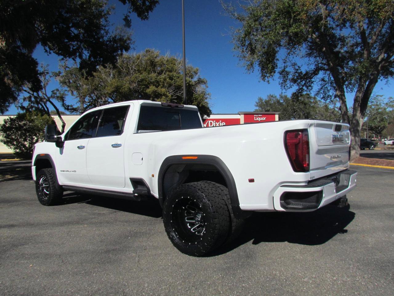 Used 2021 GMC Sierra 3500 Denali w/ Denali Ultimate Package image 10