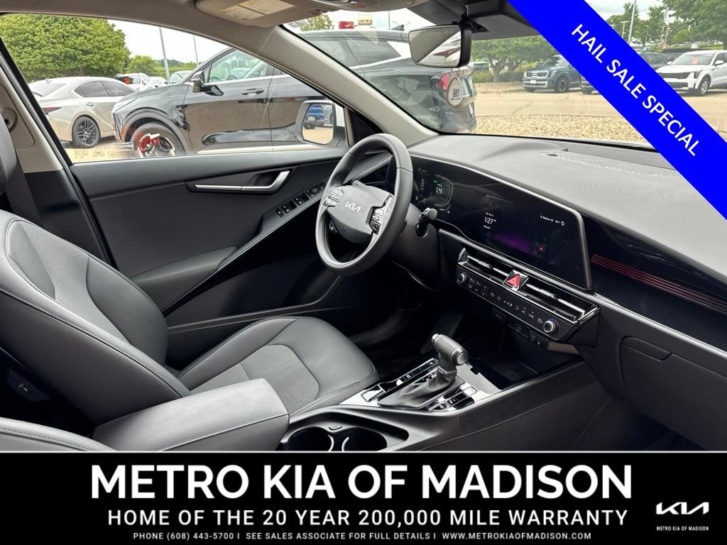 Used 2025 Kia Niro EX FWD image 43