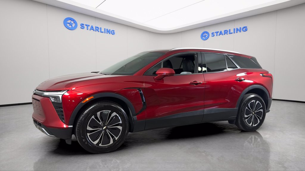 Used 2024 Chevrolet Blazer EV LT AWD/4WD image 2