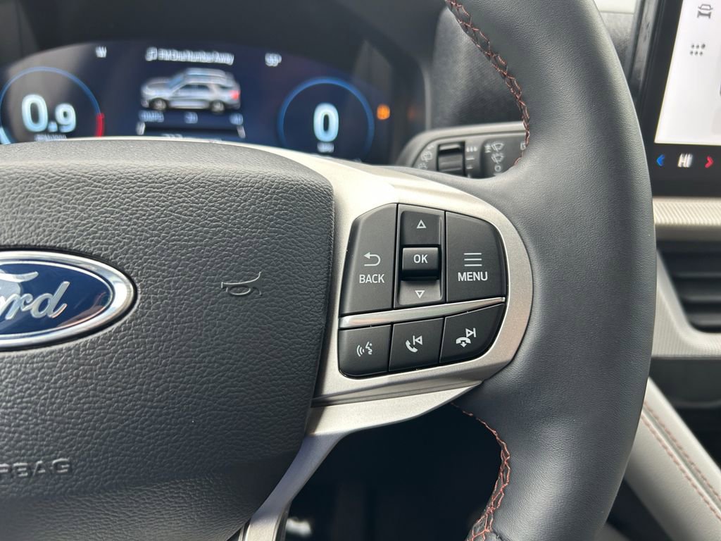 Used 2025 Ford Explorer Active w/ Active Comfort Package AWD/4WD image 18