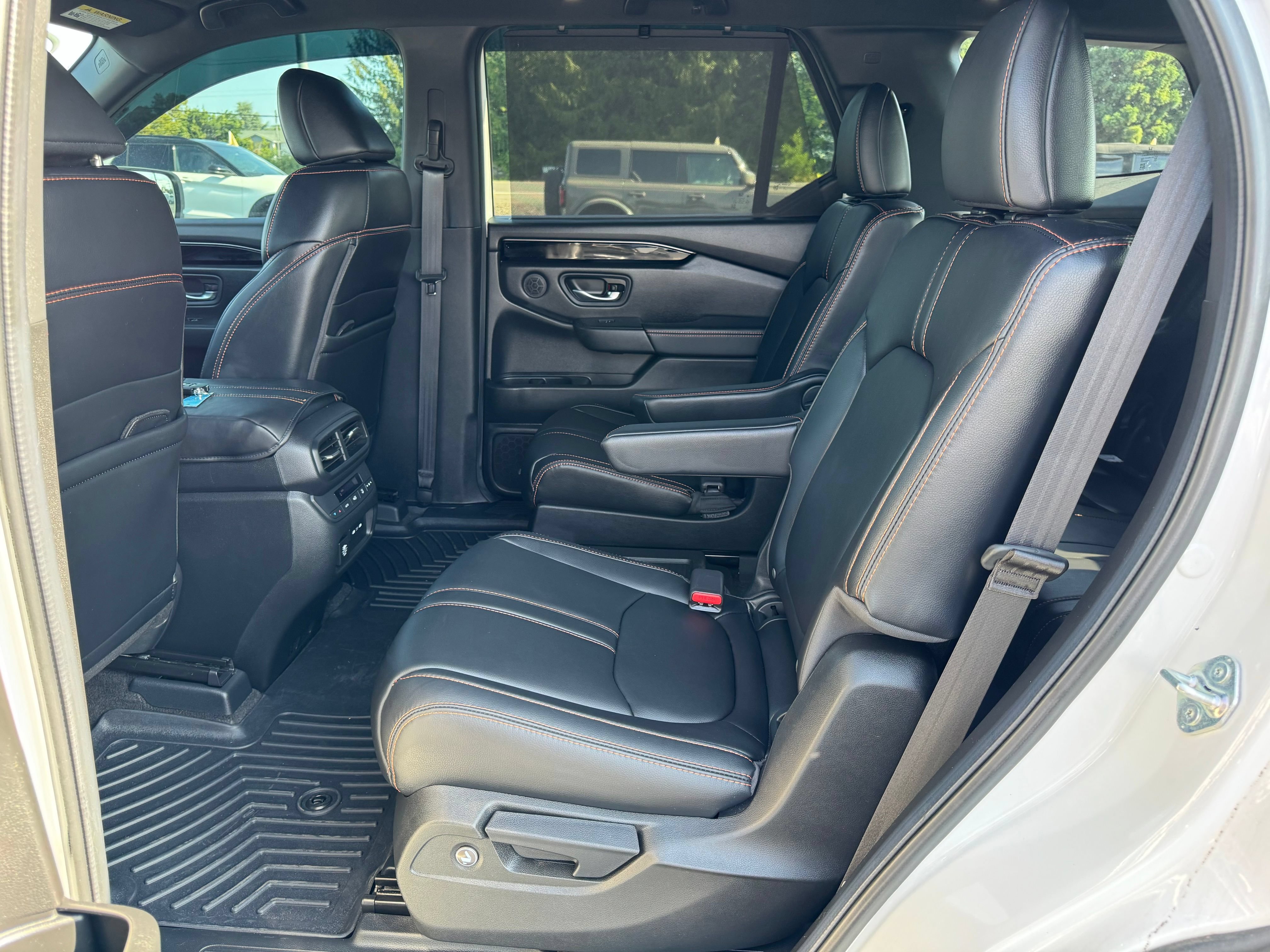Used 2024 Honda Pilot TrailSport image 23