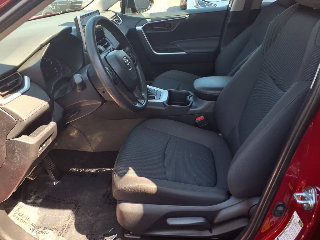 Certified 2025 Toyota RAV4 LE FWD image 19