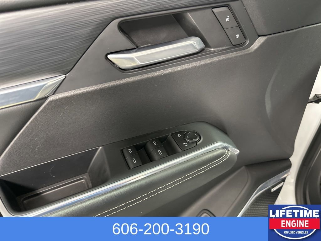 Used 2025 GMC Acadia Elevation image 16