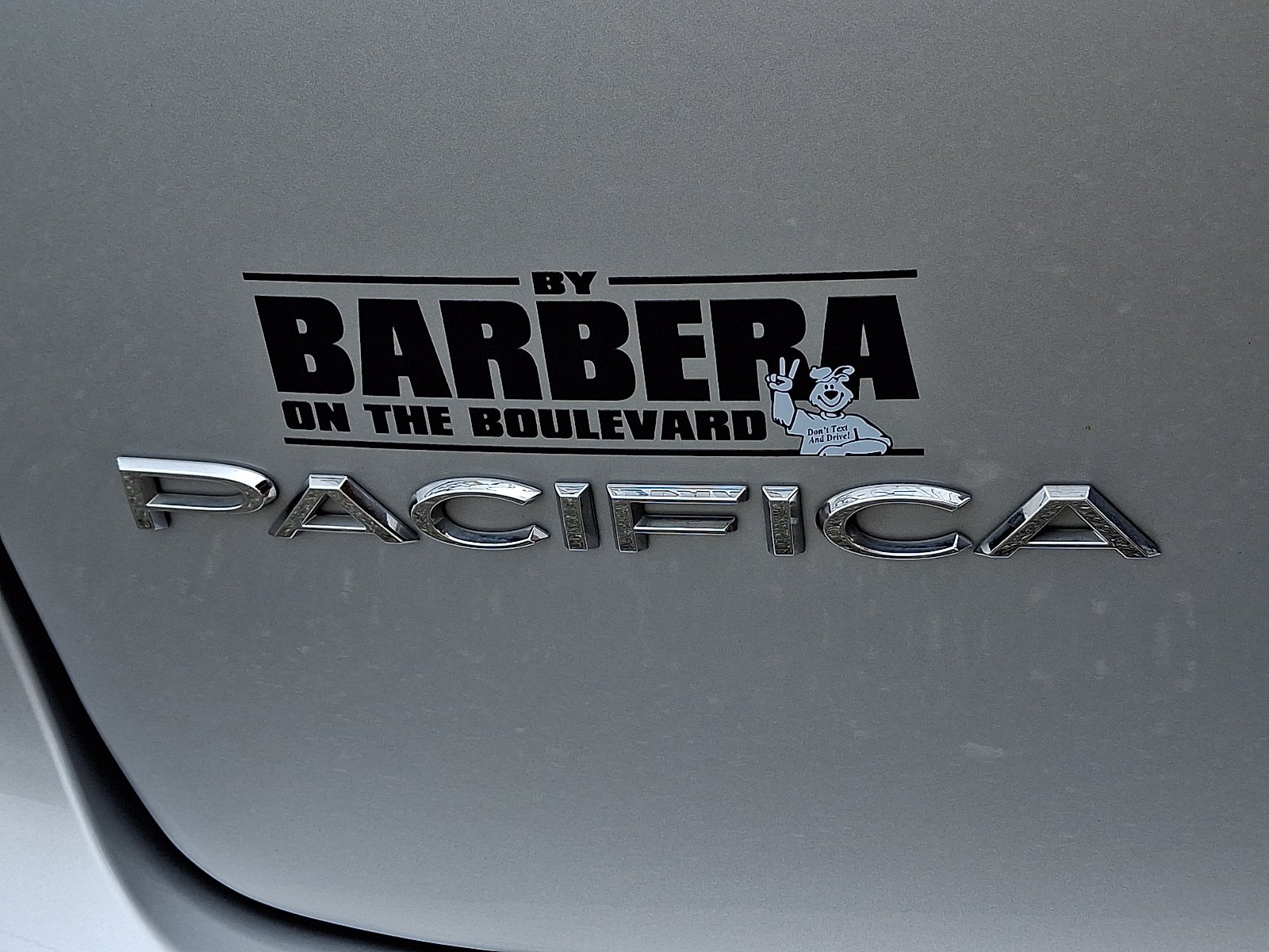 Used 2024 Chrysler Pacifica Touring-L FWD image 30