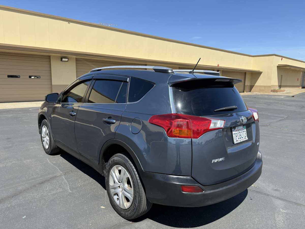 Used 2013 Toyota RAV4 LE FWD image 5