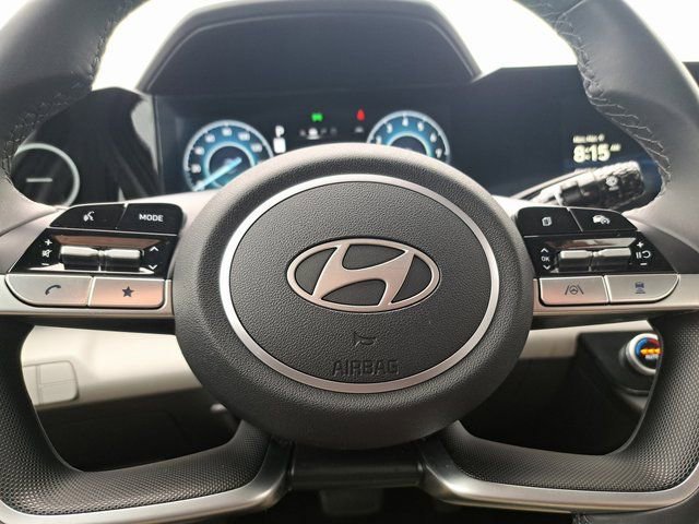 Used 2025 Hyundai Elantra Limited image 15