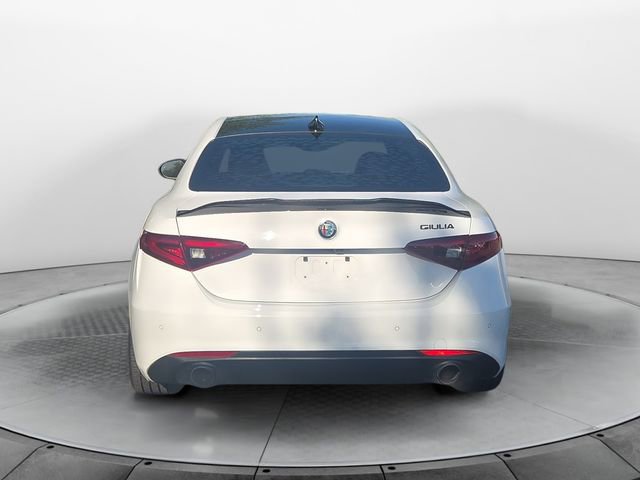 Used 2020 Alfa Romeo Giulia w/ Nero Edizione RWD image 4