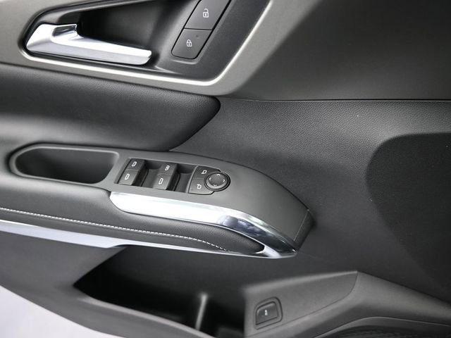 New 2025 Chevrolet Traverse LT w/ LPO, Floor Liner Package image 36