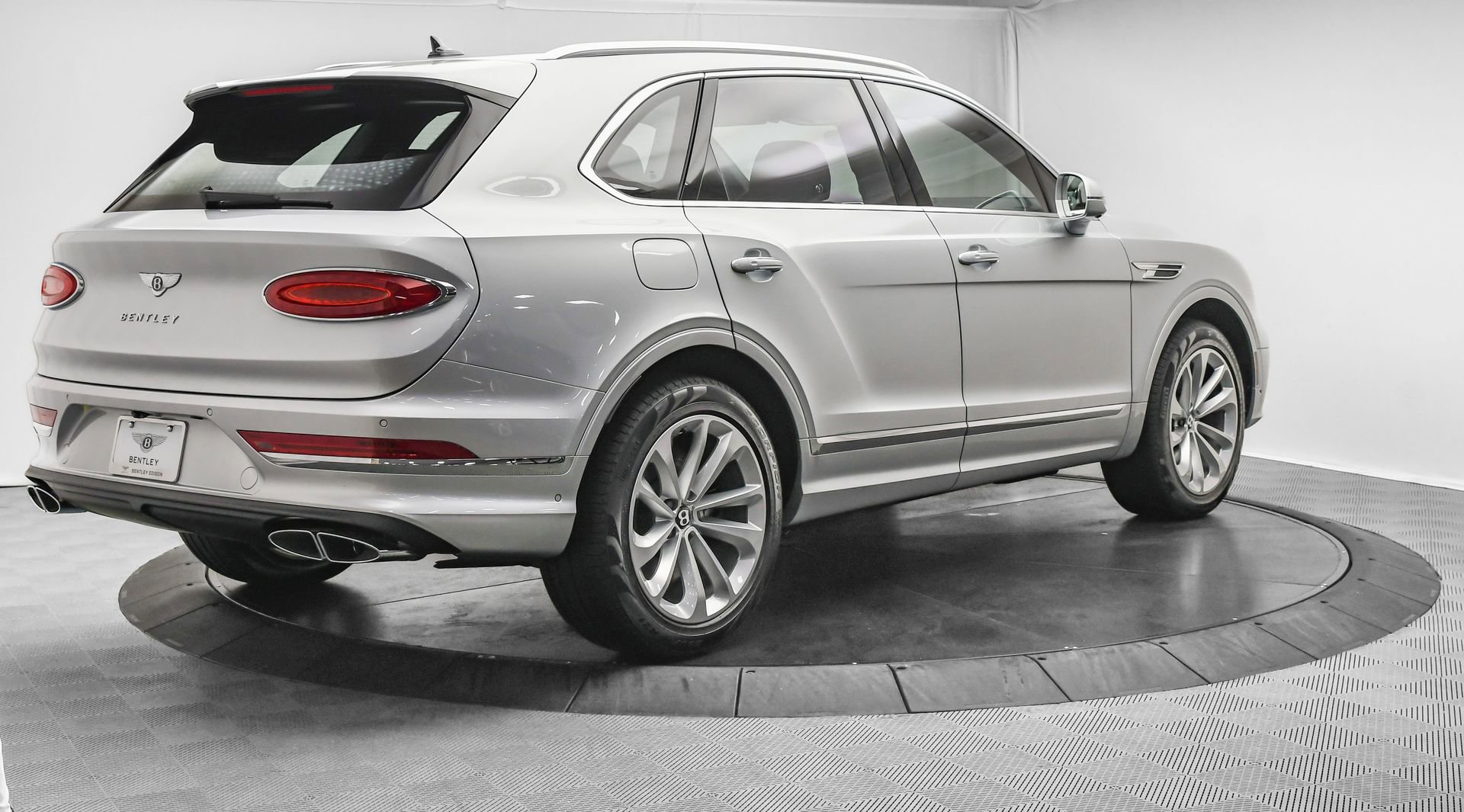 New 2025 Bentley Bentayga image 13