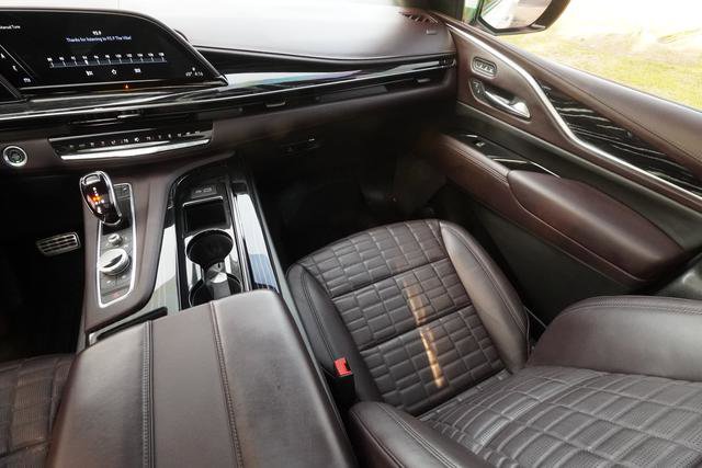 Used 2023 Cadillac Escalade V AWD/4WD image 13
