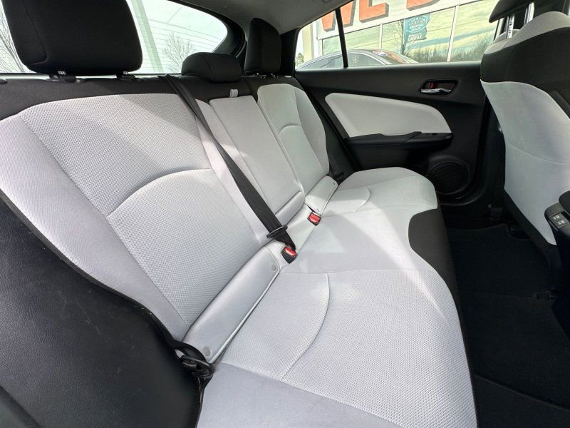 Used 2020 Toyota Prius XLE image 13
