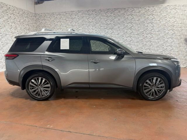 Used 2022 Nissan Pathfinder SL w/ SL Premium Package image 6