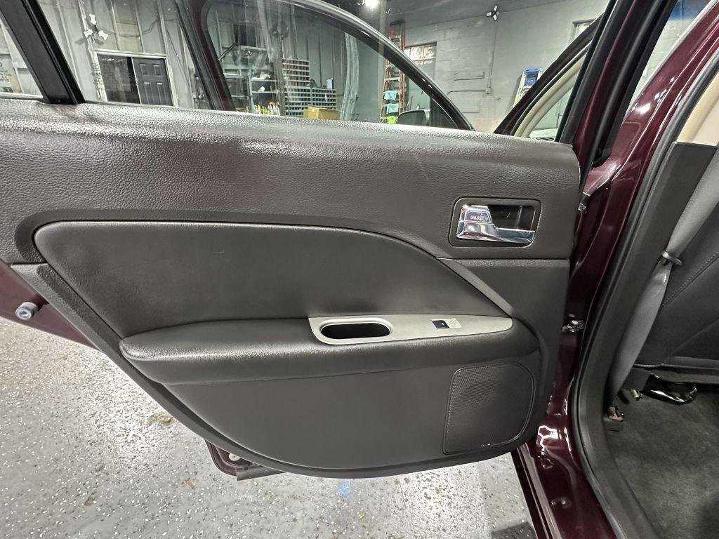 Used 2011 Ford Fusion SEL w/ 302A Rapid Spec Order Code FWD image 22