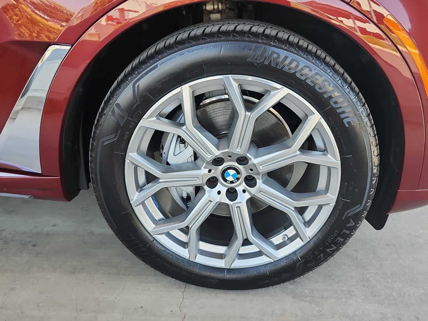 Used 2025 BMW X7 xDrive40i w/ Premium Package AWD/4WD image 8