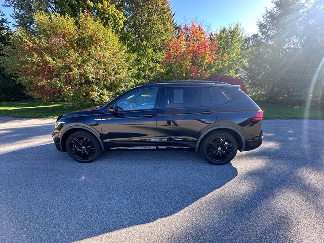 Used 2022 Volkswagen Tiguan SE R-Line AWD/4WD image 6