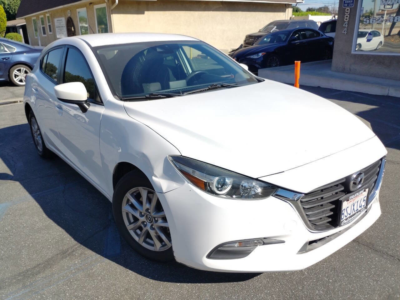 Used 2018 MAZDA MAZDA3 Sport FWD image 4