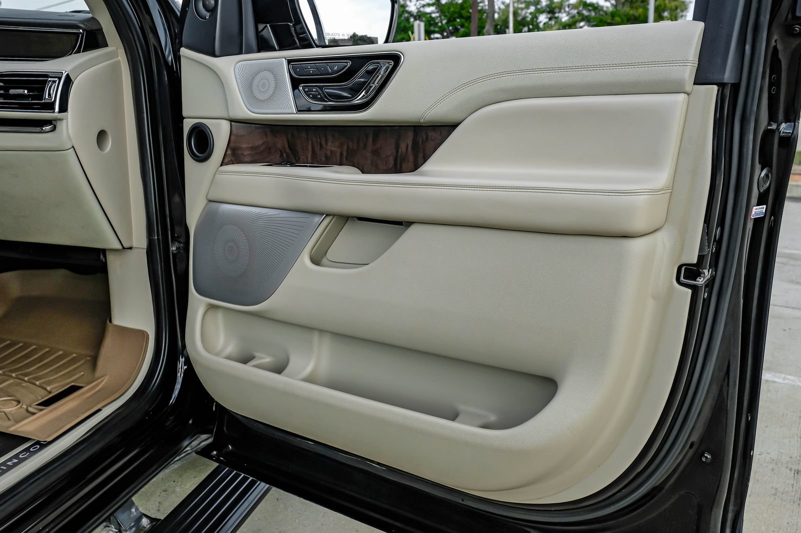 Used 2020 Lincoln Navigator L Reserve w/ Equipment Group 208A Reserve AWD/4WD image 57
