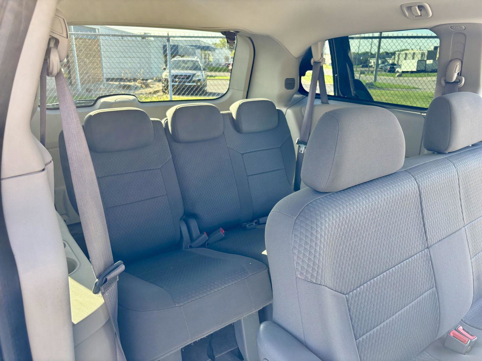 Used 2010 Dodge Grand Caravan SE image 14