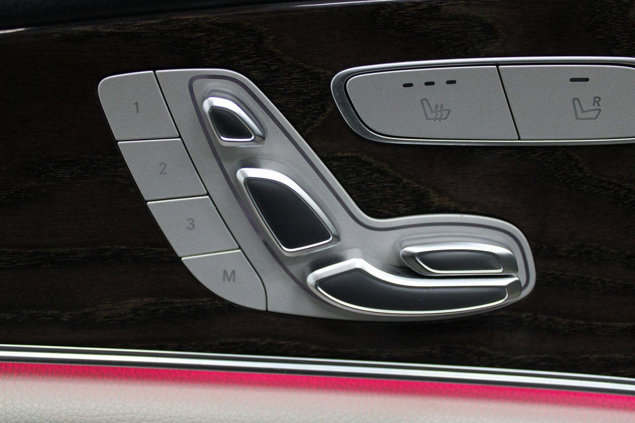 Used 2019 Mercedes-Benz E 450 4MATIC Sedan w/ Premium Package image 43