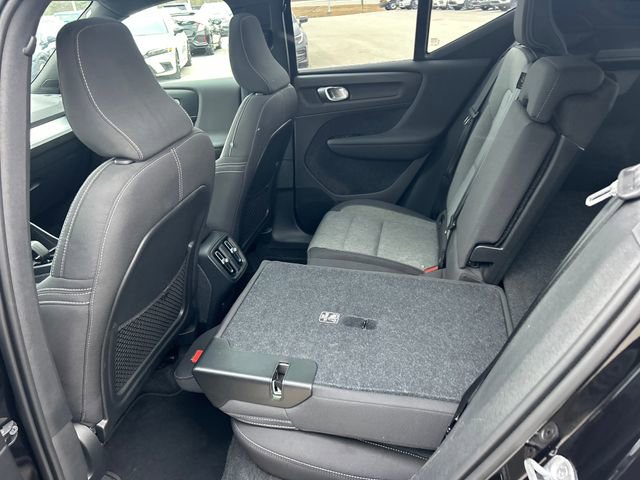 Used 2024 Volvo XC40 B5 Core image 36