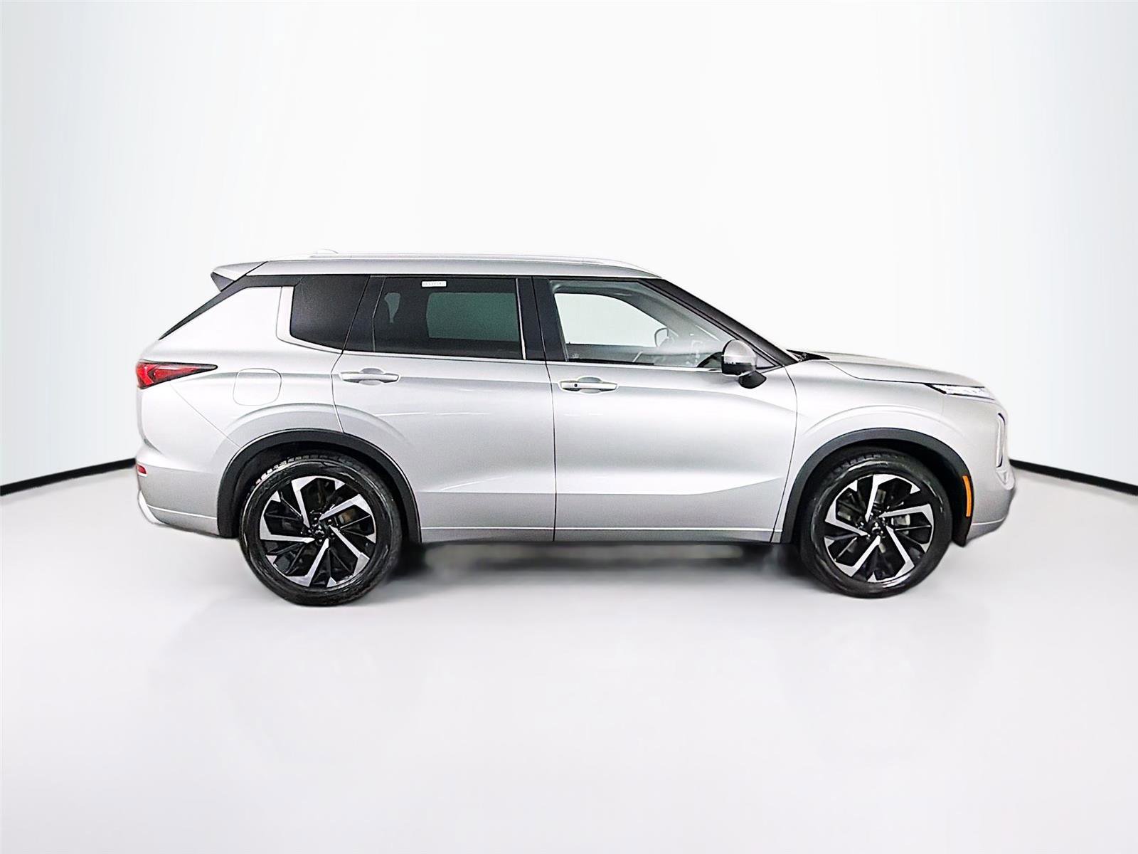 Used 2022 Mitsubishi Outlander SEL image 8