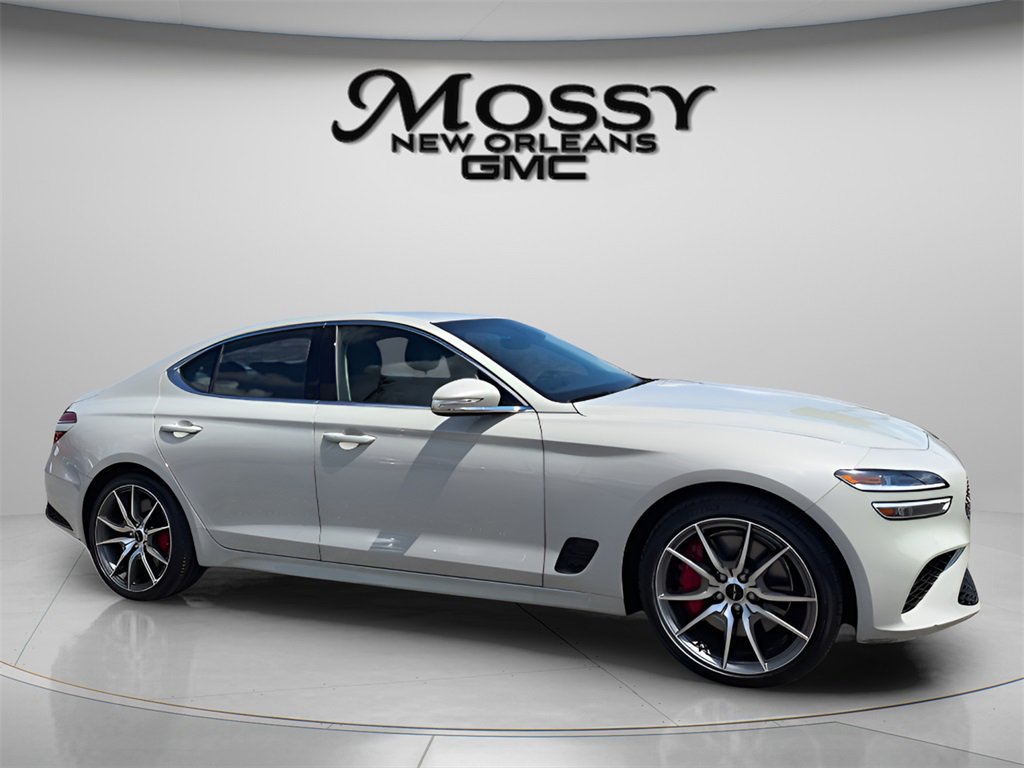 Used 2025 Genesis G70 2.5T image 3