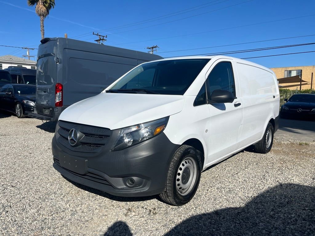Used 2022 Mercedes-Benz Metris image 1
