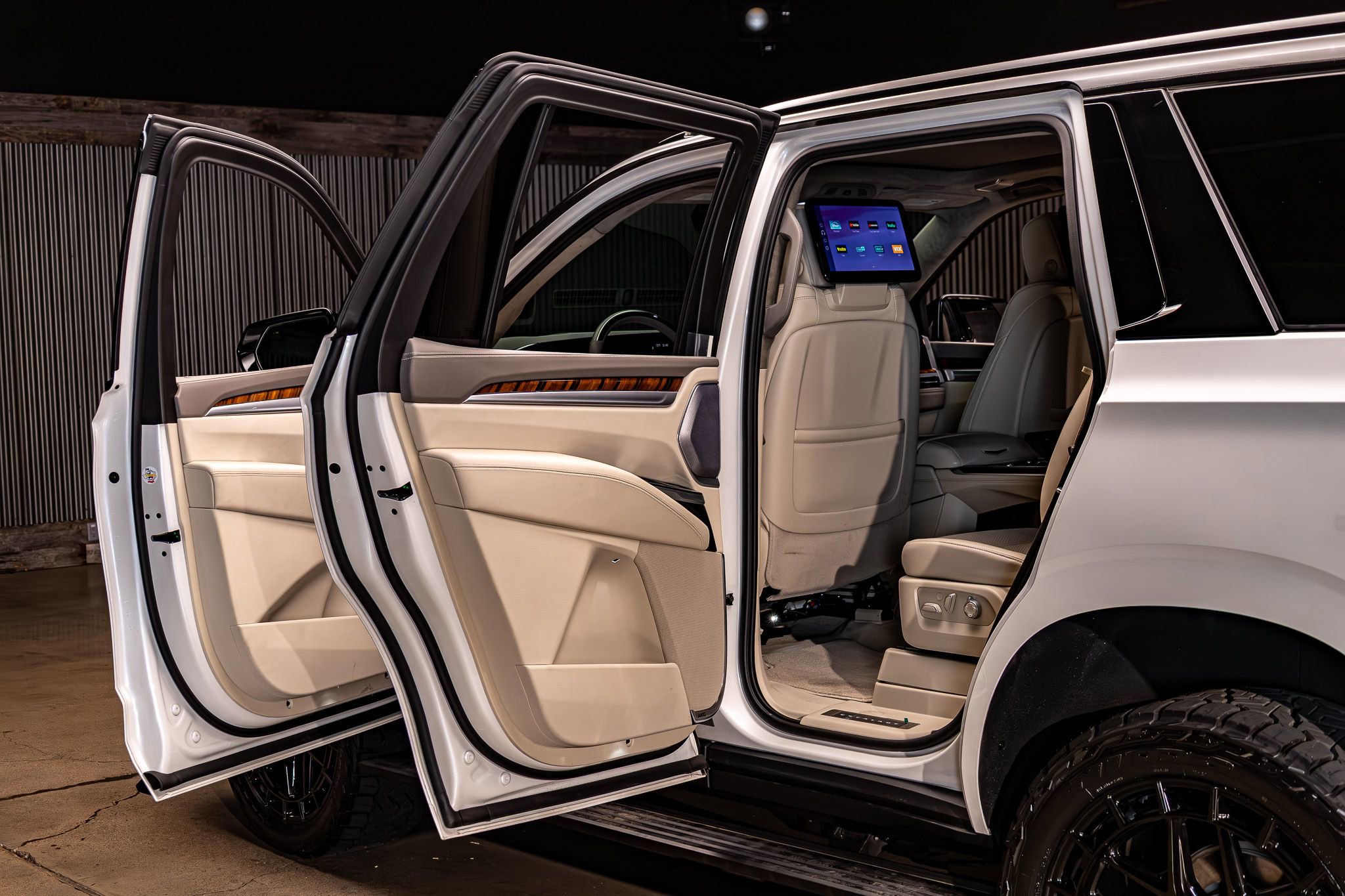 Used 2025 Cadillac Escalade Sport Platinum image 29