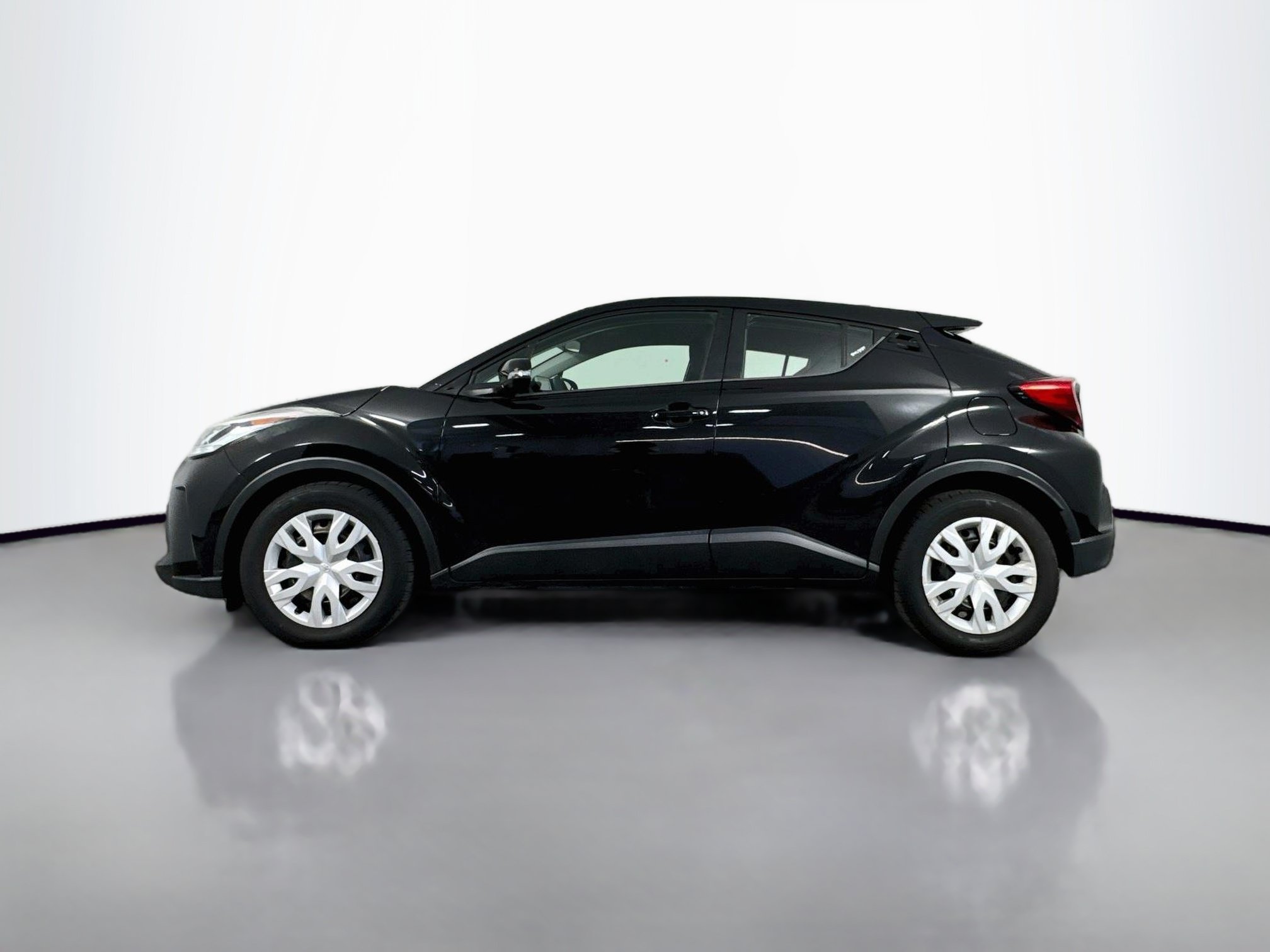 Certified 2021 Toyota C-HR LE FWD image 4