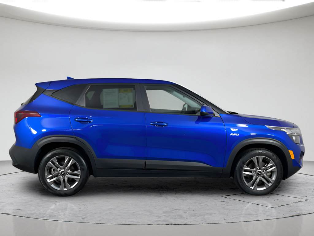 Used 2023 Kia Seltos LX AWD/4WD image 4