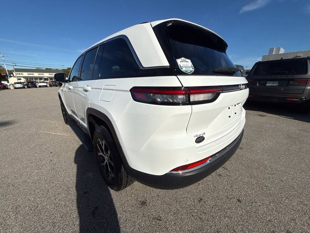 Certified 2025 Jeep Grand Cherokee Limited AWD/4WD image 3
