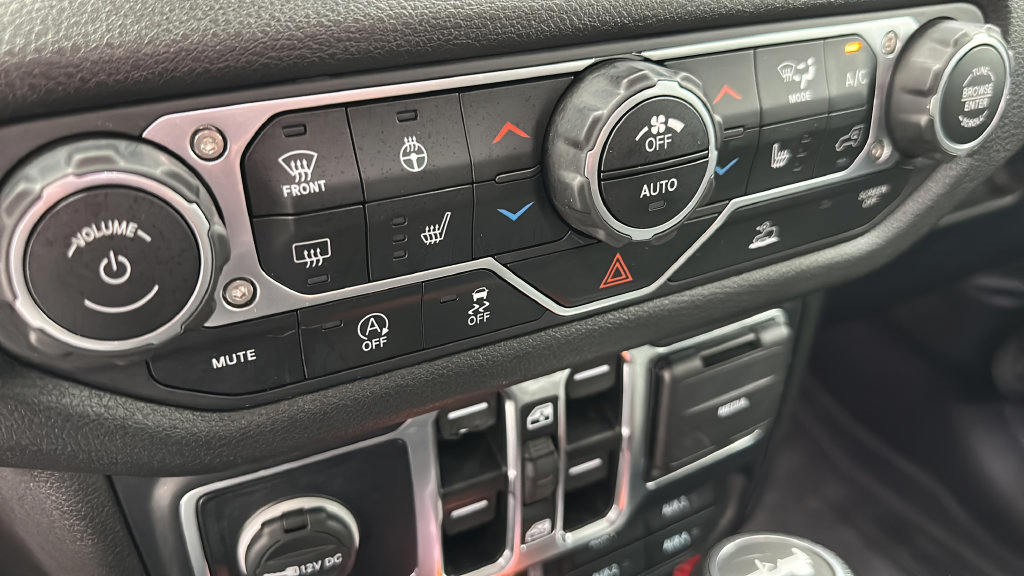 Used 2024 Jeep Wrangler Unlimited Sport AWD/4WD image 18