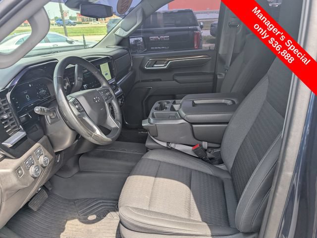Used 2023 Chevrolet Silverado 1500 RST AWD/4WD image 15