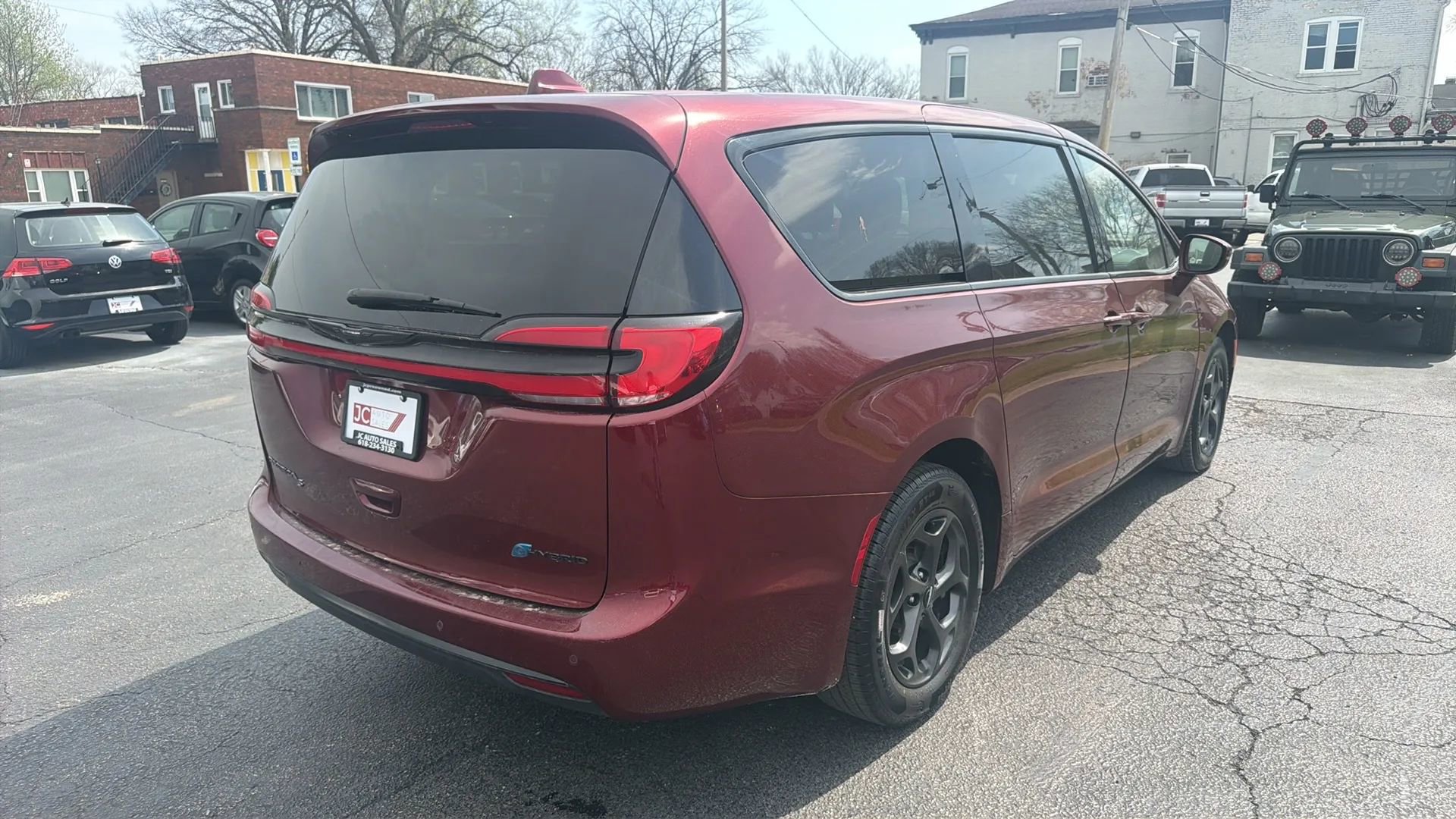 Used 2022 Chrysler Pacifica Touring-L w/ S Appearance Package image 5