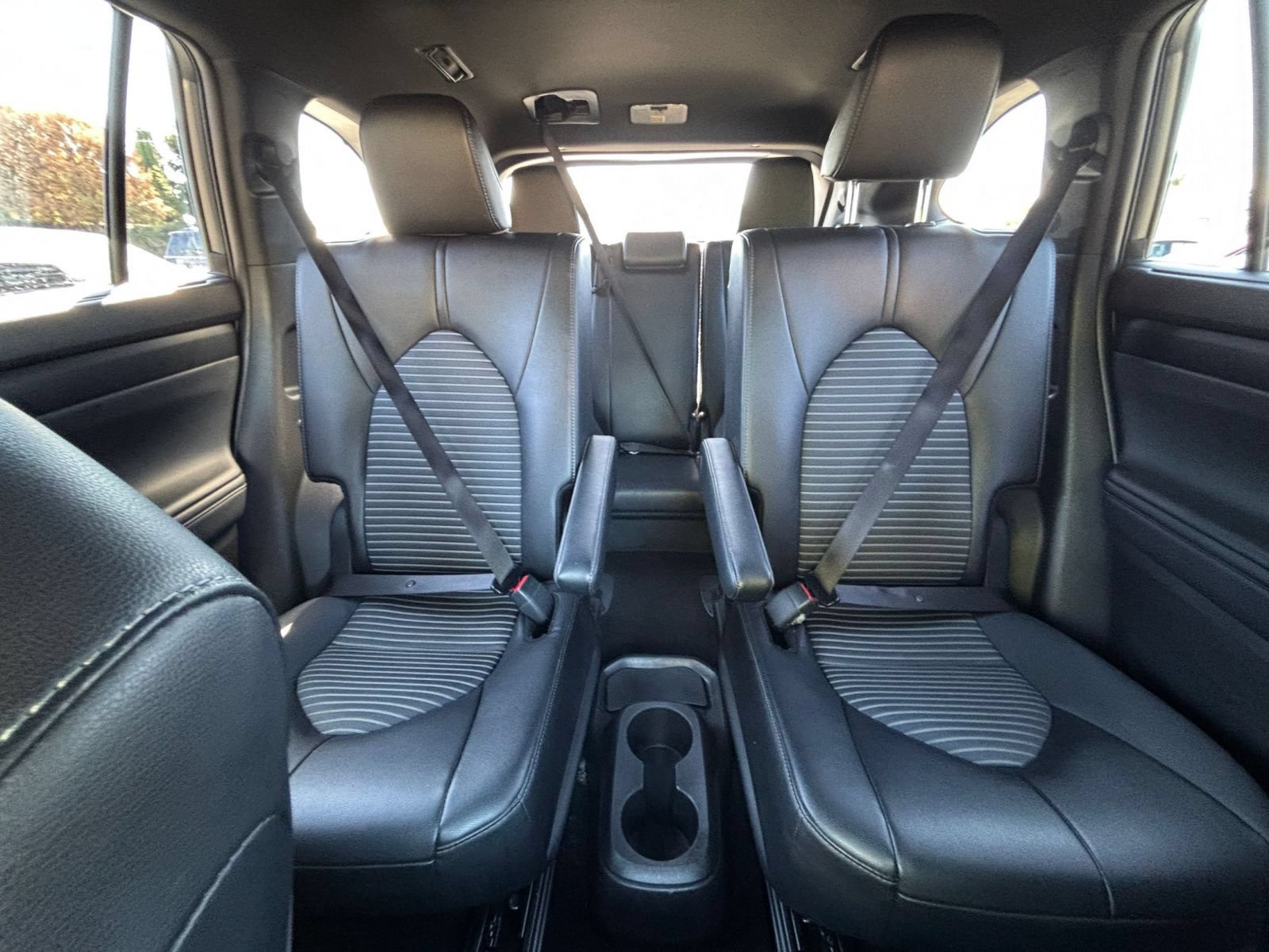 Used 2025 Toyota Highlander XSE AWD/4WD image 41