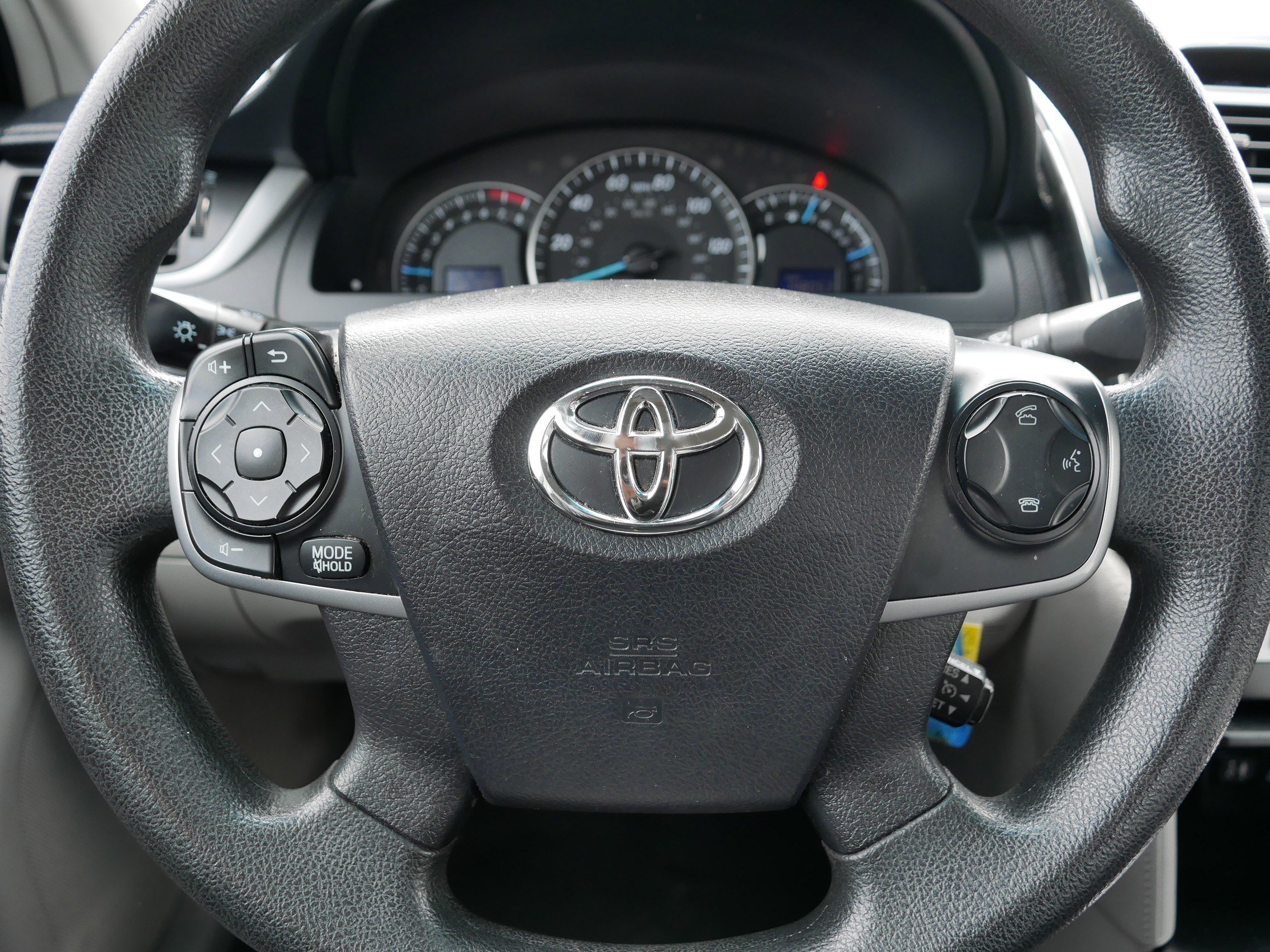 Used 2014 Toyota Camry LE FWD image 25