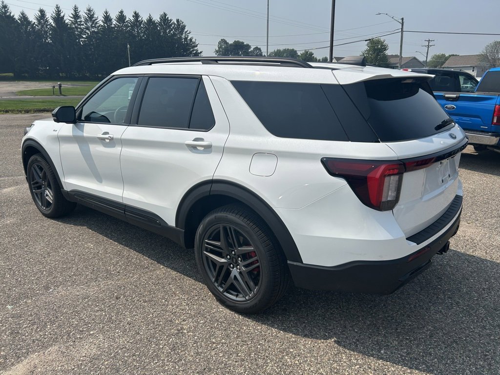 New 2025 Ford Explorer ST-Line w/ ST-Line Street Pack image 5