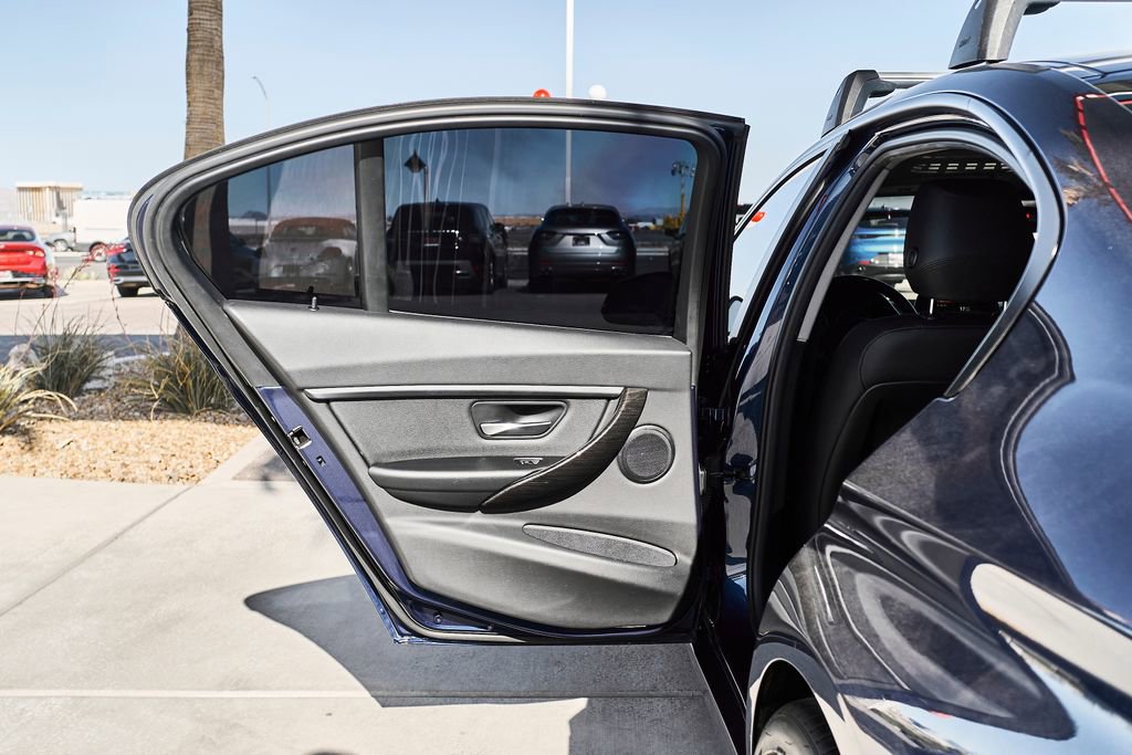 Used 2018 BMW 320i Sedan image 14