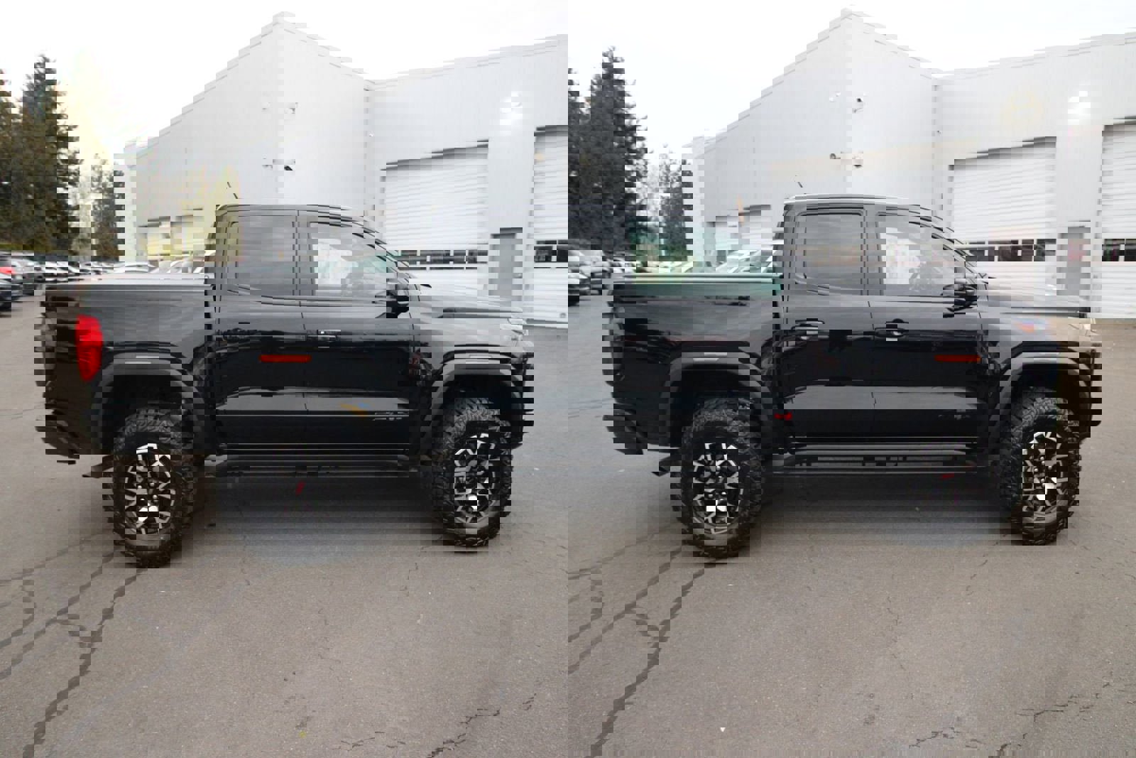 Used 2024 GMC Canyon AT4X AWD/4WD image 2