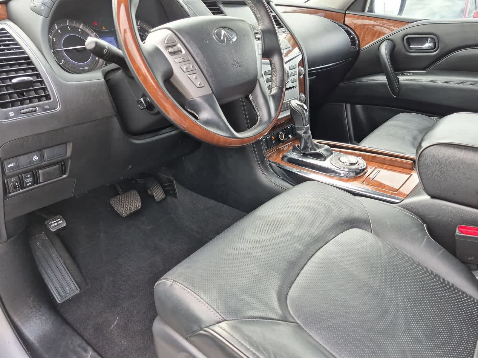Used 2019 INFINITI QX80 Luxe w/ All-Season Package RWD image 2