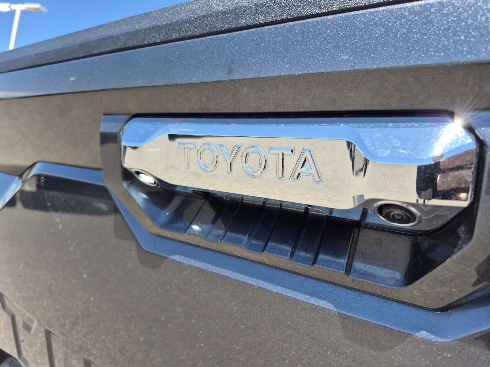 Used 2025 Toyota Tundra Limited image 21