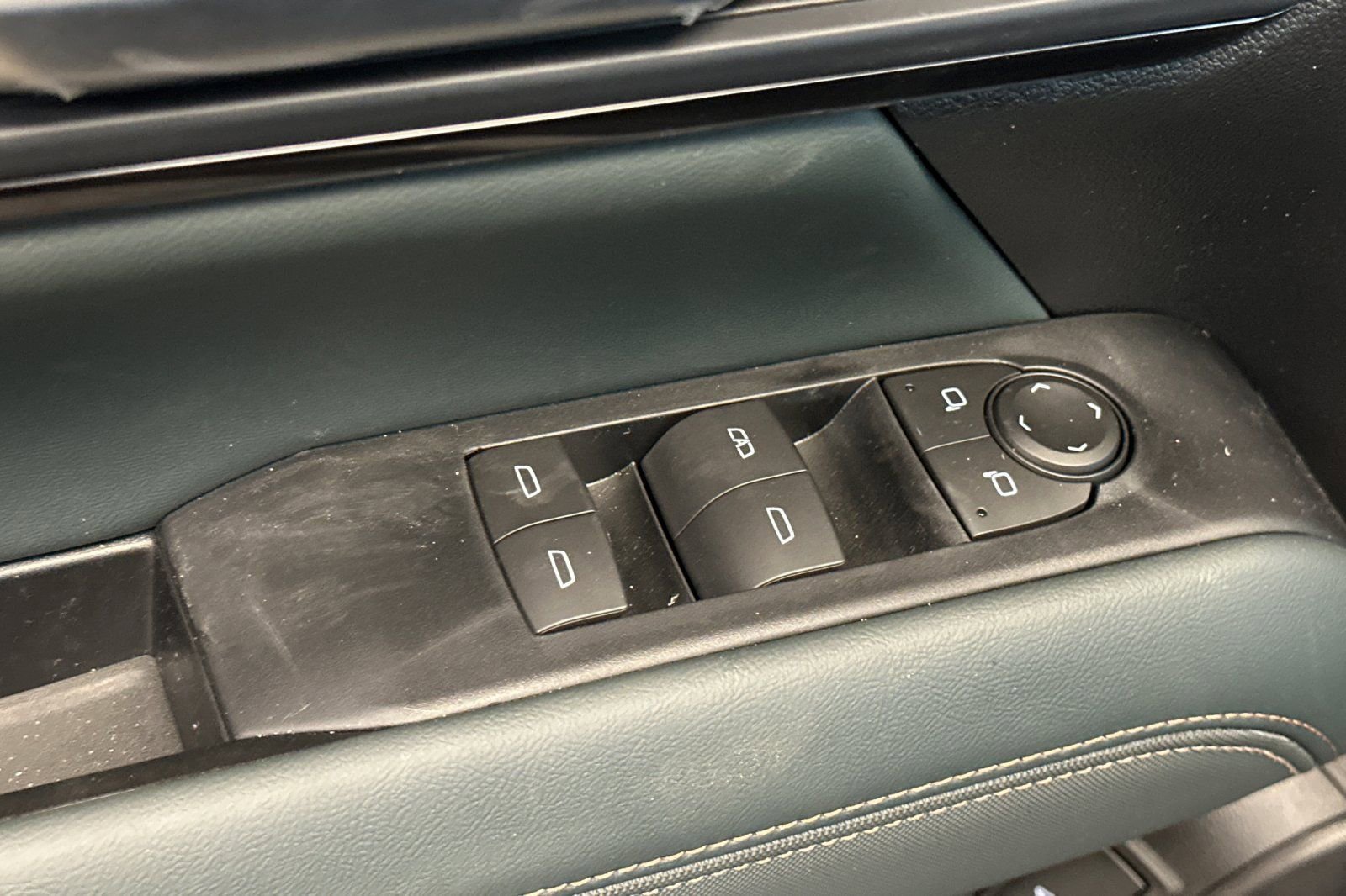 New 2026 GMC Terrain AT4 w/ Convenience Package III image 11