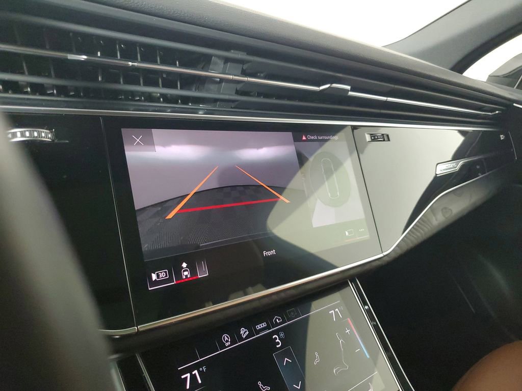 Used 2021 Audi Q7 3.0T Premium AWD/4WD image 28